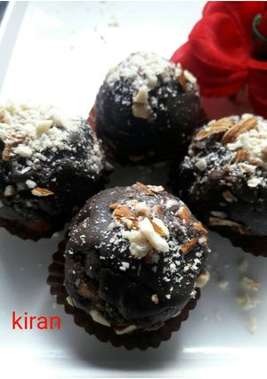 A picture of Carrot halwa chocolate balls.