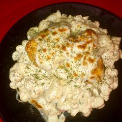A picture of EASY Spinach artichoke pasta.