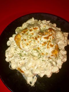 A picture of EASY Spinach artichoke pasta.