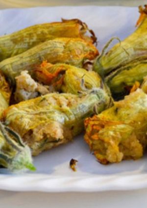 A picture of Stuffed Zucchini Blossoms.