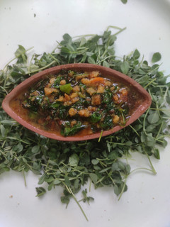 मंगोडी मेथी (mangodi methi recipe in Hindi) रेसिपी मुख्य फोटो
