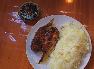 Hình của món Cá basa áp chảo, bắp cải luộc eat clean.