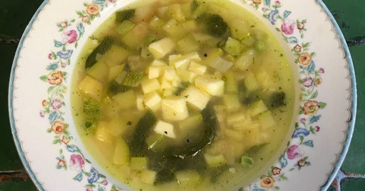 Sopa de calabacitas con poblanos Receta de Mercedes Cossío- Cookpad