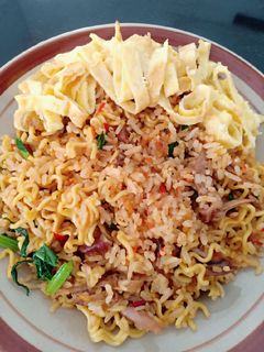 Foto resep Nasgor mawut toping bebek suwir