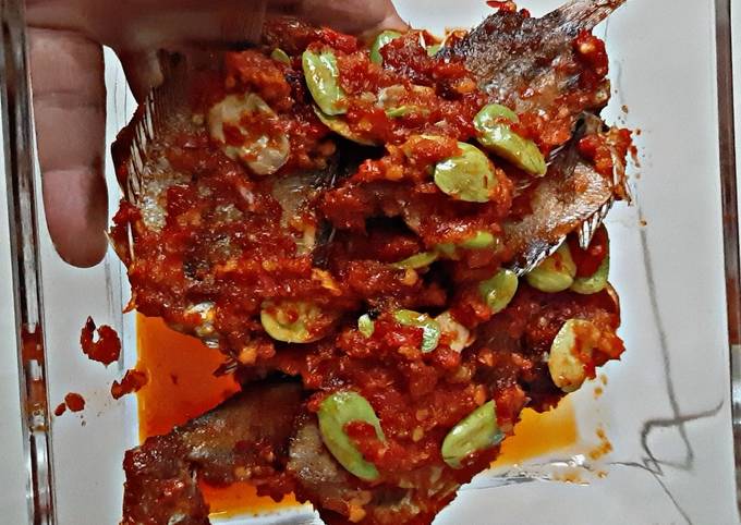 Resep Balado Ikan Asin Sepat Pete yang Lezat Sekali