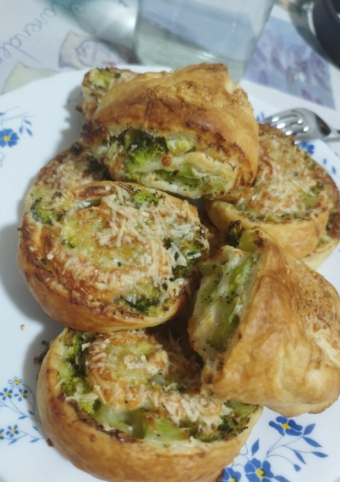 Una foto de Rollitos de brócoli y queso