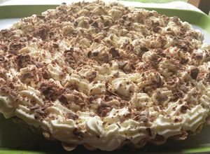 Una foto de Tarta de banana y dulce de leche
