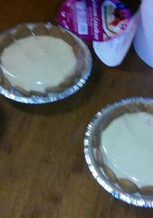 A picture of lemon pie.