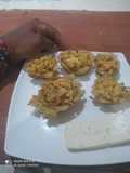 Patacon de topocho rellenos de revoltillo de huevo con chorizo