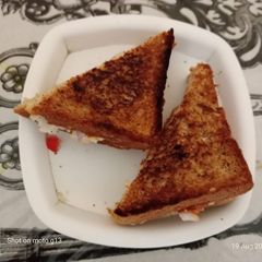 A picture of Millet bread sandwich.