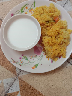 વઘારેલી ખીચડી (Vaghareli Khichdi Recipe In Gujarati) રેસીપી મુખ્ય ફોટો