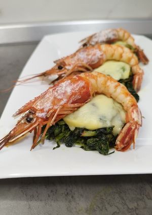 Foto di Gambero al forno, scamorza, friarielli