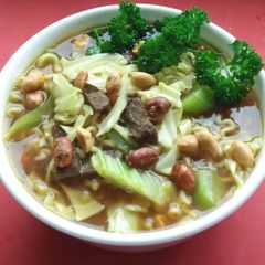 A picture of Chicken Soto with Ramen Noodle& Peanuts 🐥🍅🍝🥜🥒🥕🌶.
