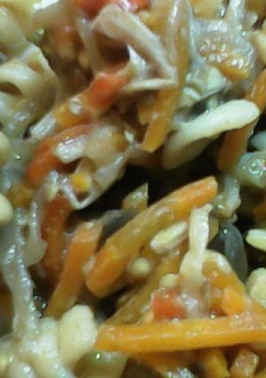 Una foto de Salteado de vegetales con pollo