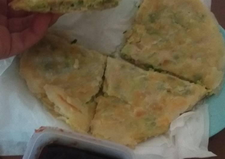 Martabak telur kulit lumpia isi sayuran