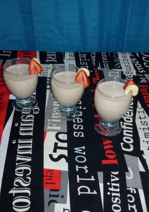 Una foto de Licuado de Frutillas y Bananas