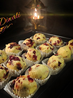 காஜீ குல்கந்து லட்டு(cashew gulkhand laddu recipe in tamil) செய்முறை முக்கிய புகைப்படம்