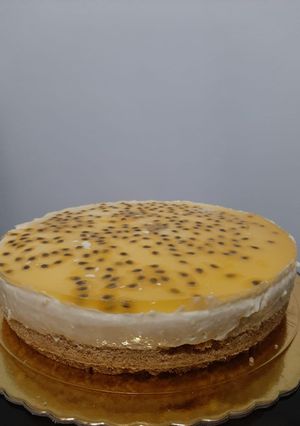 Una foto de Cheesecake de maracuyá