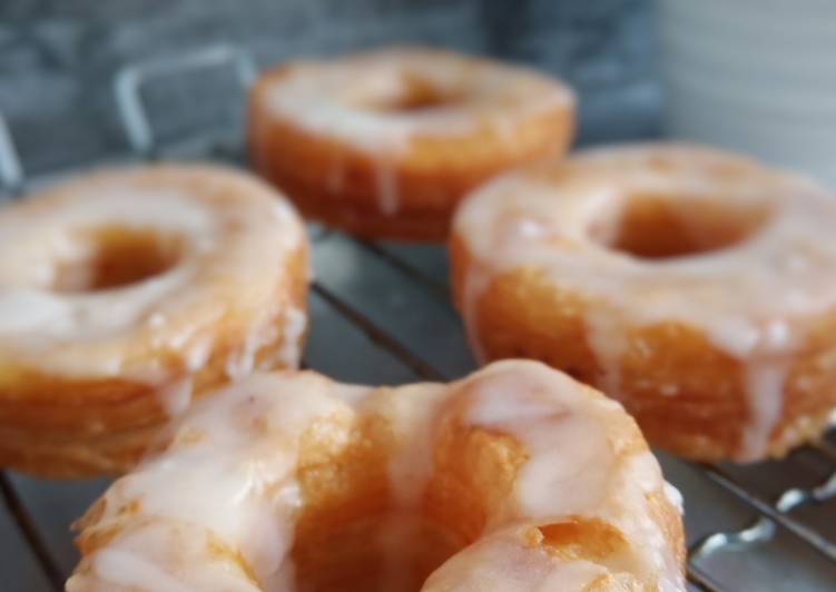 Bagaimana Menyiapkan Cronuts (Puff Pastry), Sempurna