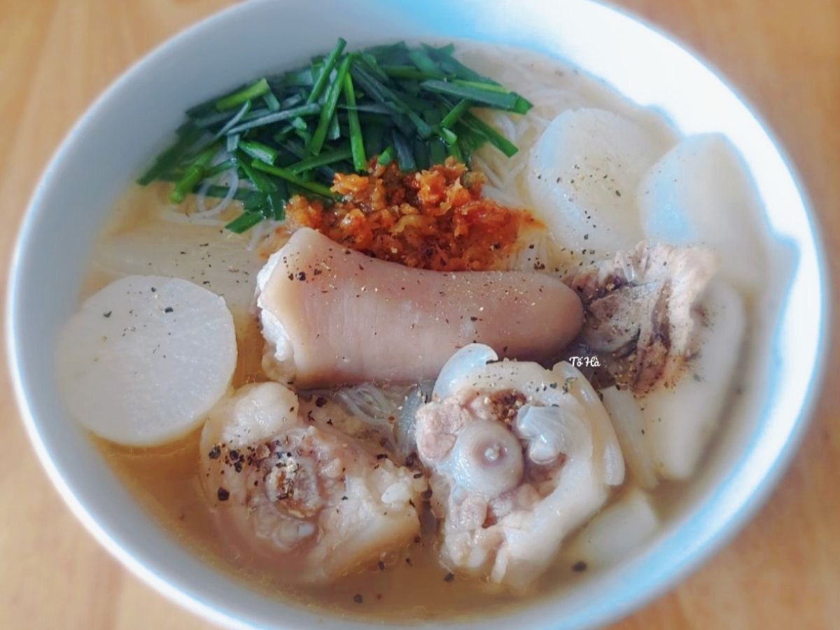 HỦ TIẾU đuôi heo