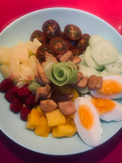 Una foto de Poke de pollo
