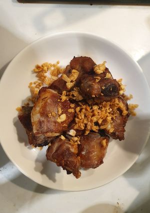 Hình của món Sườn cháy tỏi.