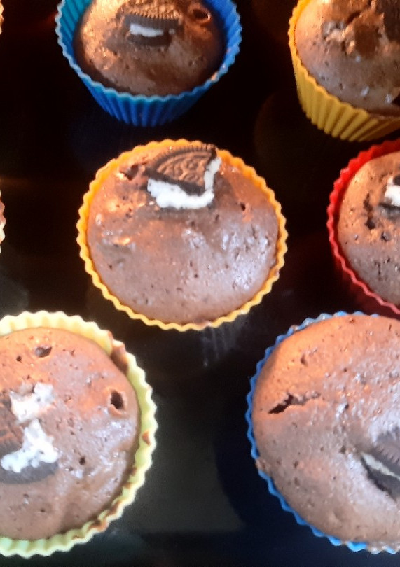 Una foto de Muffins de chocolate con oreo