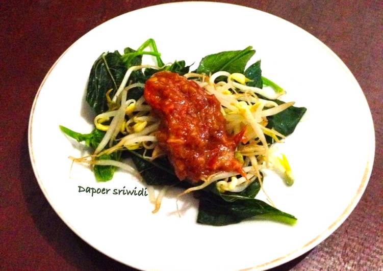 Plecing bayam kecambah