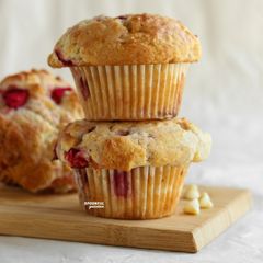 A picture of Strawberry Chocolate Chip Muffin.