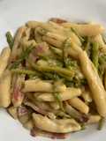 Cavatelli con asparagi selvatici e pancetta