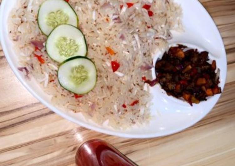 Coconut rice with kidney sauce