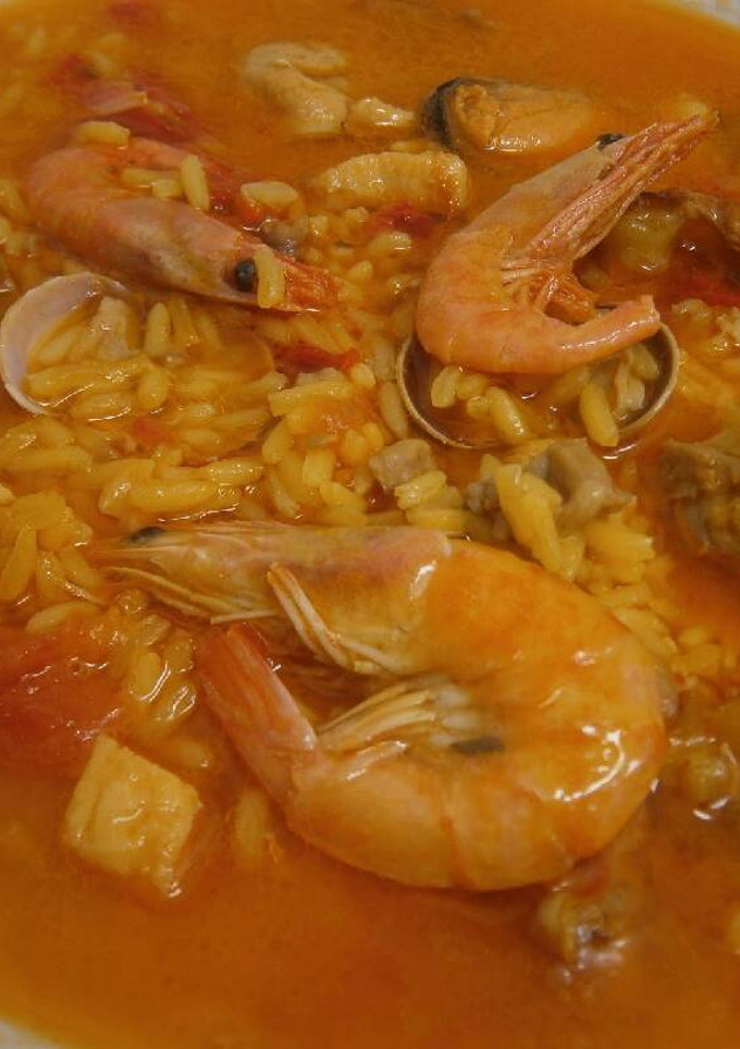 Una foto de Guiso de arroz y pescado