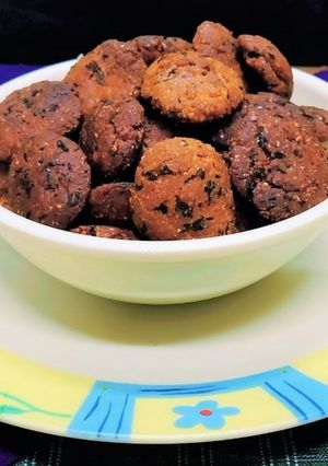 મેથી મુઠિયા(Methi Muthiya recipe in Gujarati) રેસીપી મુખ્ય ફોટો