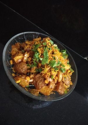 A picture of Aloo chat.