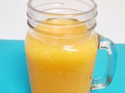 Una foto de jugo de papaya