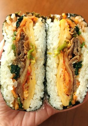 Foto di 'Gimbap' facile - Sandwich di riso con carne grigliata alla coreana