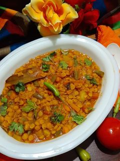 সব্জী দিয়ে ছোলার ডাল (Sabji diye cholar daal recipe in bengali) রেসিপির প্রধান ছবি