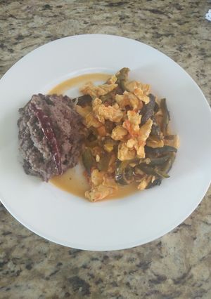 Una foto de Huevos con rajas de poblano