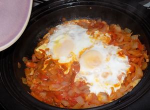 Una foto de Huevos marroquines en tajine