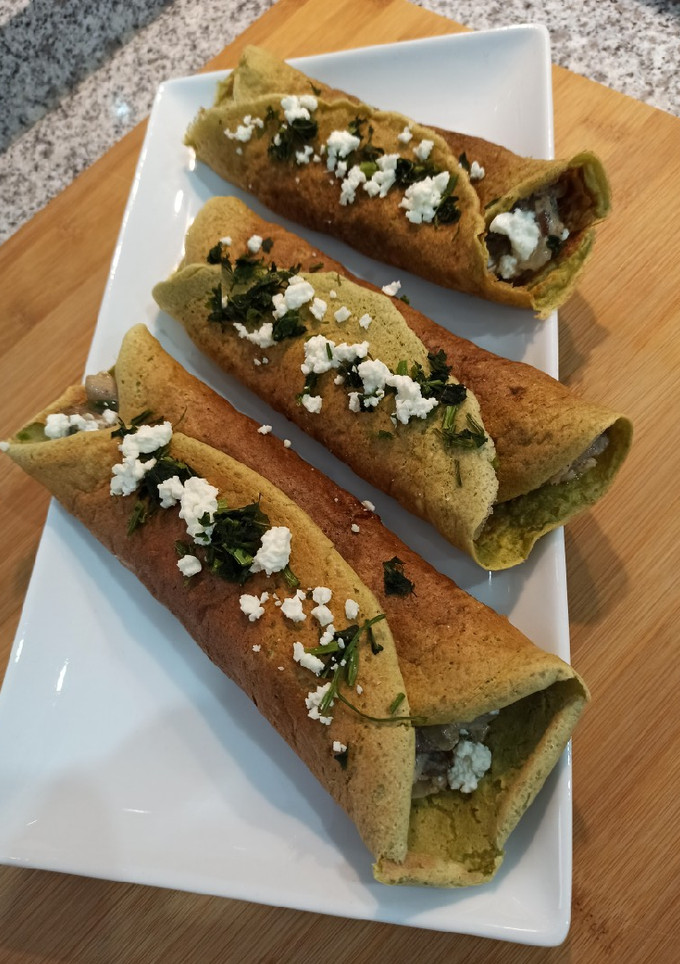 Una foto de Tortitas de guisantes rellenas 🍴