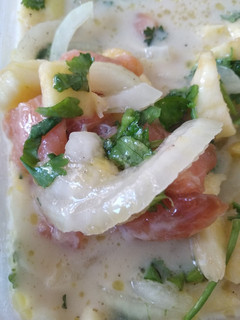 Una foto de Ceviche de salmón y manzana
