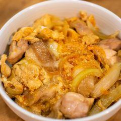 Oyako-don: Japanese style chicken and egg bowl A picture of Oyako-don: Japanese style chicken and egg bowl.