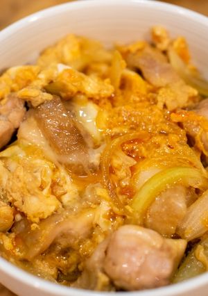 A picture of Oyako-don: Japanese style chicken and egg bowl.