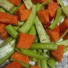 A picture of Papita and kakdi Salad.