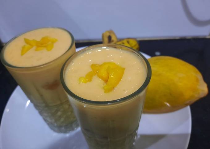 Mango banana shake Recipe by Humaira Saleem - Cookpad