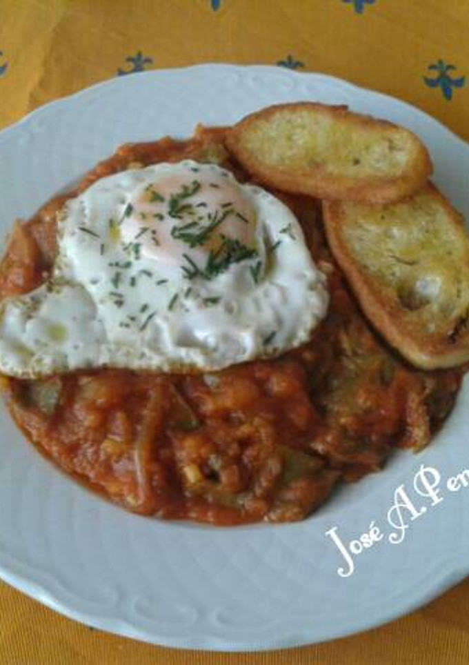 Una foto de Habichuelas con patatas y tomate
