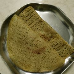 A picture of Pesarattu healthy breakfast.