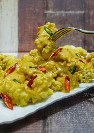 Foto resep Ayam Goreng Saus Telur Asin