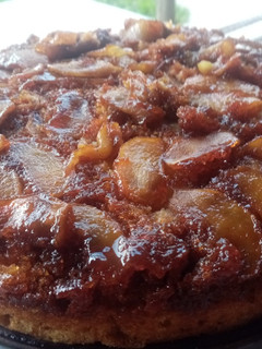 Una foto de Torta invertida de manzana