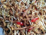 Menu hemat (Sambel goreng Cambah tahu)